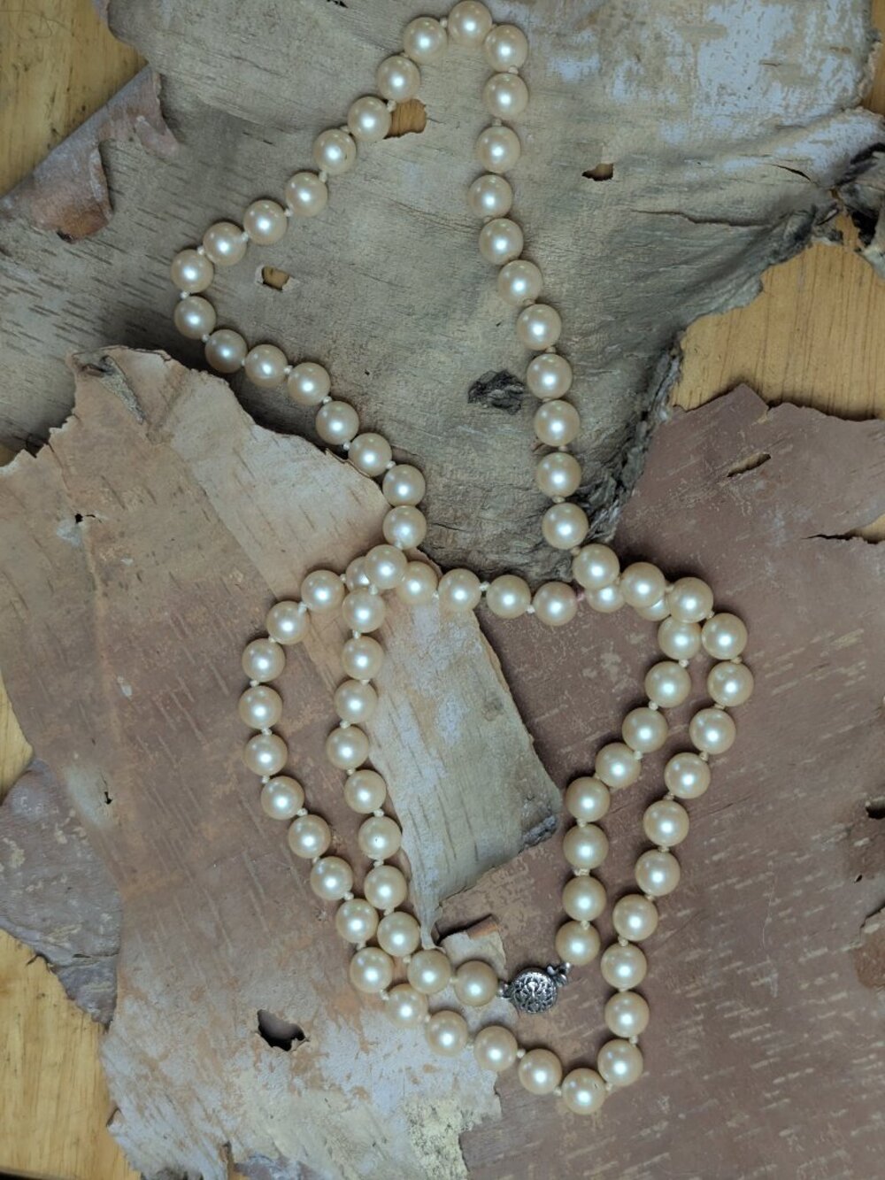 Vintage Faux pearl necklace 30 inch